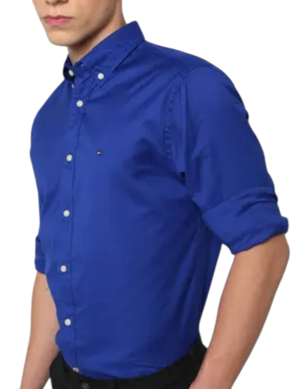 Tommy Hilfiger Men's Solid Regular Fit Shirt