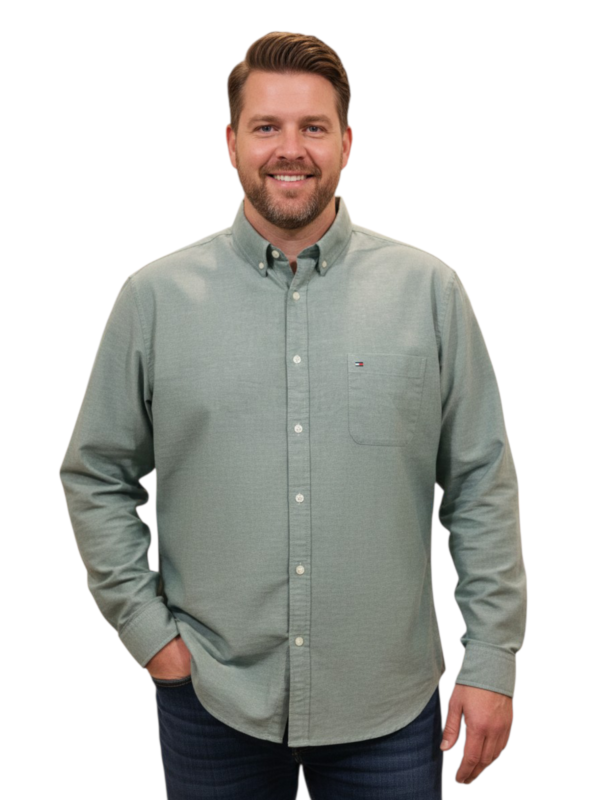 Tommy Hilfiger Men Regular Fit Solid Casual Shirt (100% Cotton, Full Sleeve)